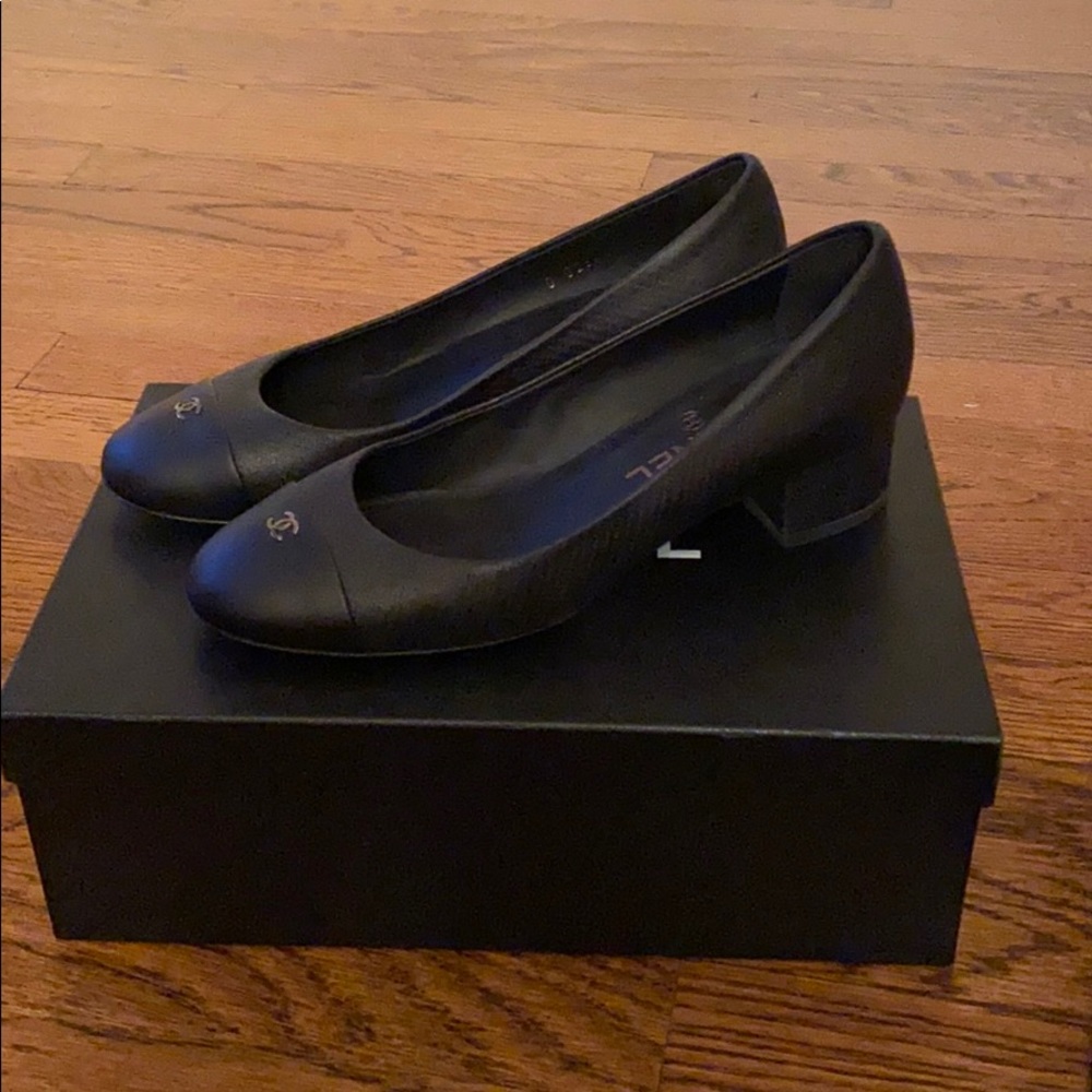 Chanel black ballet flats